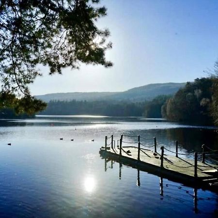 Beautiful 2 Bedroom, 2 Bathroom Flat With Parking. Pitlochry Eksteriør bilde